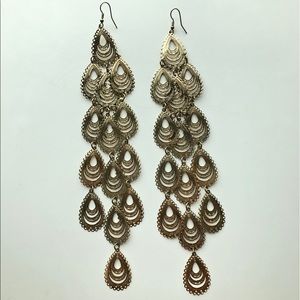 Elegant teardrop earrings